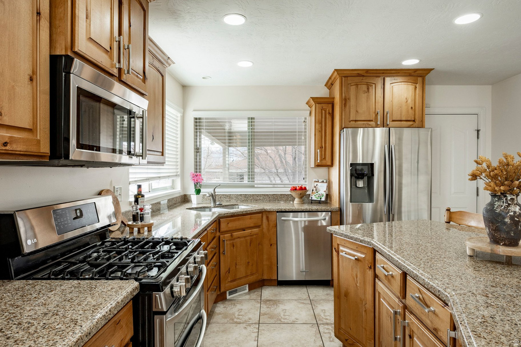 1420 W JORDAN HILLS DR South Jordan, UT 84095