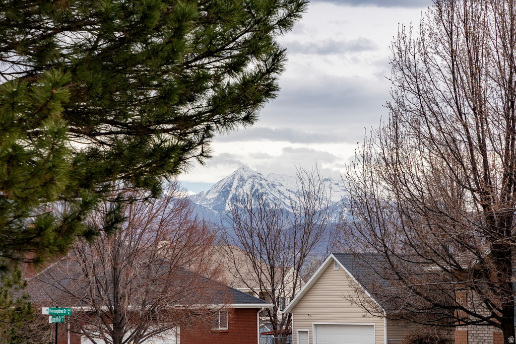 1420 W JORDAN HILLS DR South Jordan, UT 84095