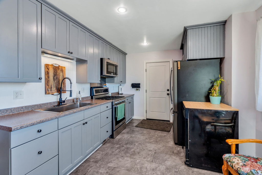 1785 E 900 N Lehi, UT 84043