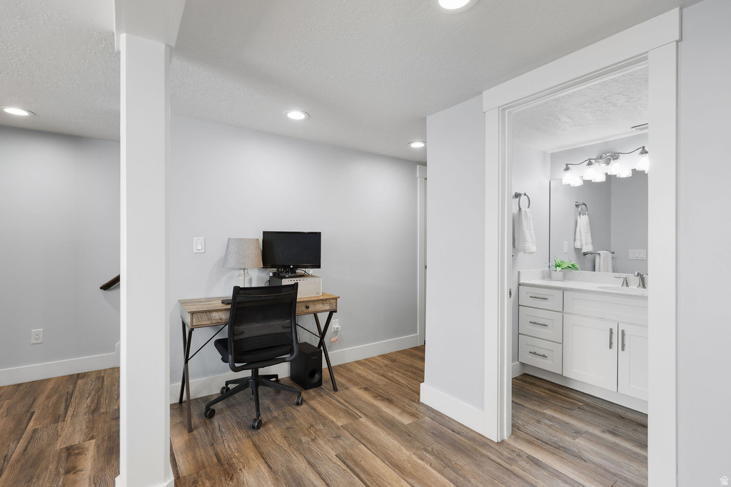 80 W 4300 S Washington Terrace, UT 84405