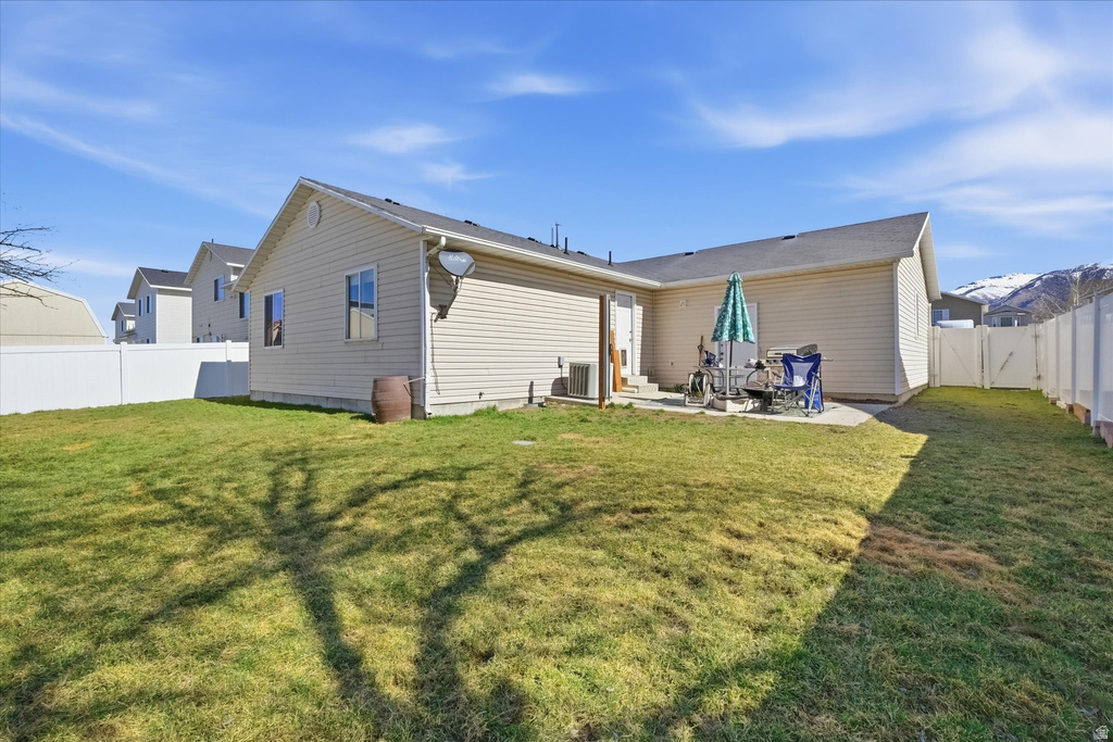 207 S SUNSTONE CIR Logan, UT 84321