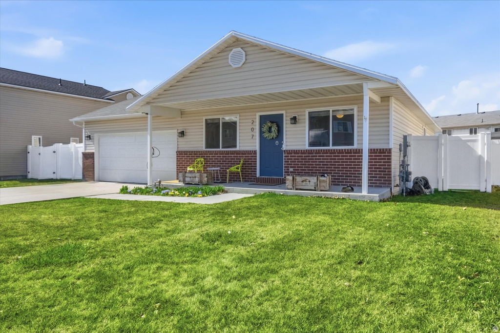 207 S SUNSTONE CIR Logan, UT 84321