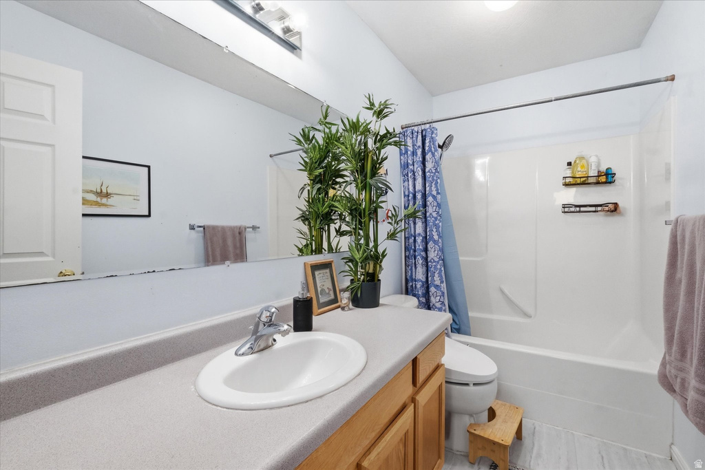 207 S SUNSTONE CIR Logan, UT 84321