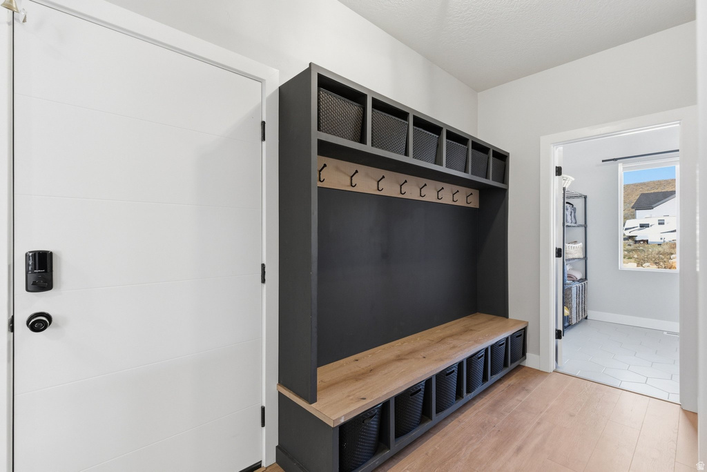 2313 E PATRIOT DR Eagle Mountain, UT 84005