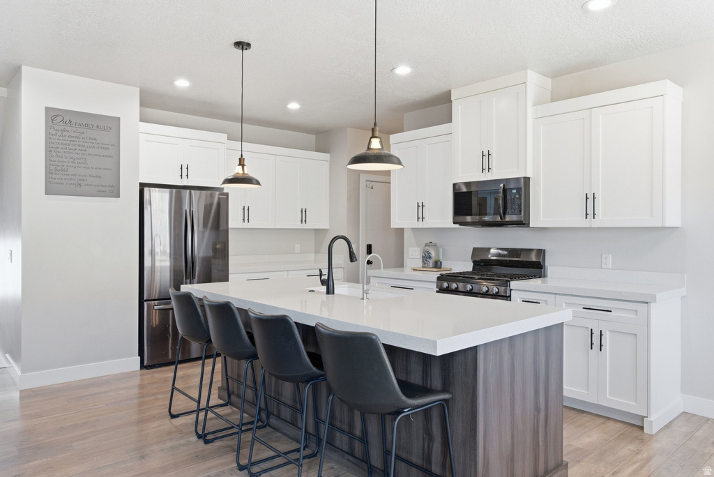 2313 E PATRIOT DR Eagle Mountain, UT 84005