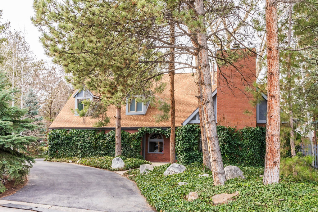 1908 E BAYWOOD DR Salt Lake City, UT 84117