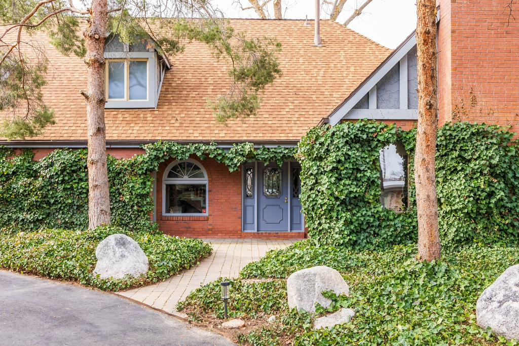 1908 E BAYWOOD DR Salt Lake City, UT 84117