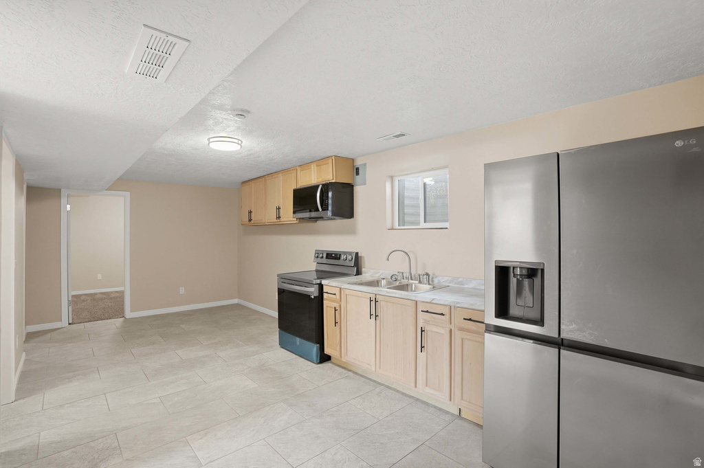 3675 W TOULOUSE West Valley City, UT 84120