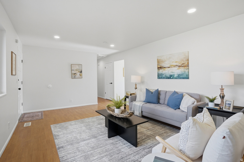 3675 W TOULOUSE West Valley City, UT 84120