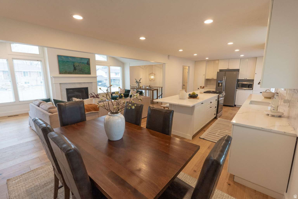 732 SHERINGHAM CT Farmington, UT 84025