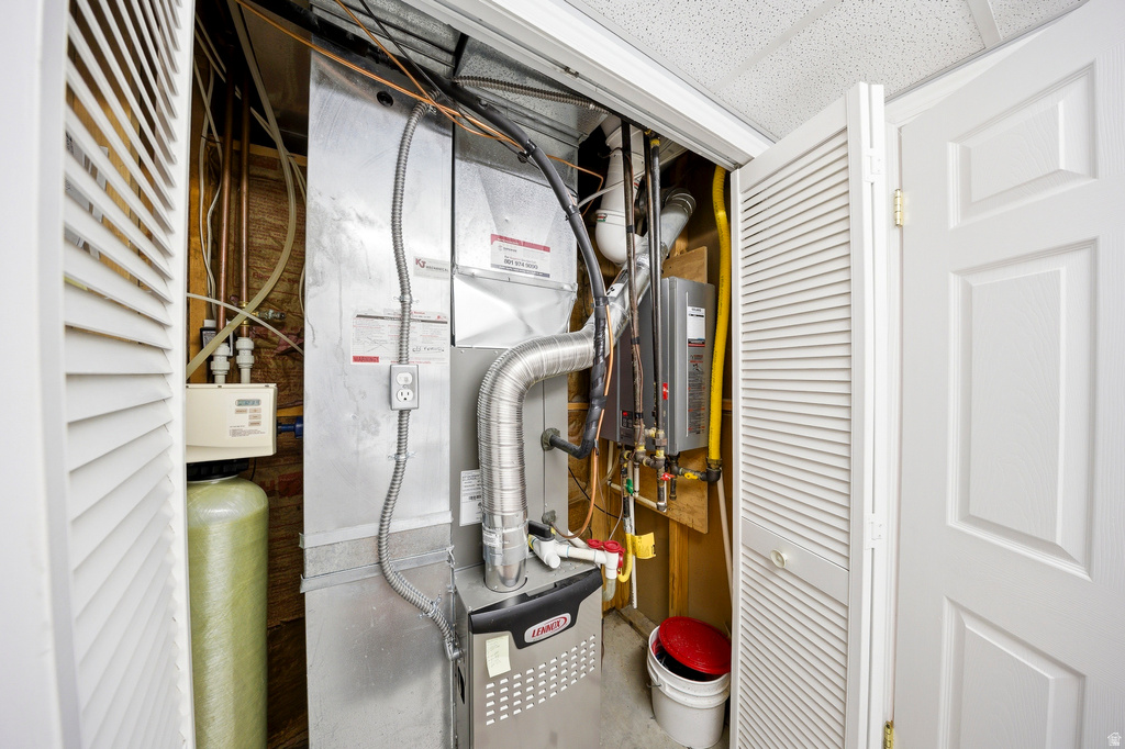 3878 W 4700 S Roy, UT 84067