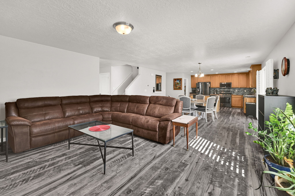 892 N FLINT CIR Tooele, UT 84074