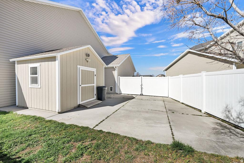 892 N FLINT CIR Tooele, UT 84074