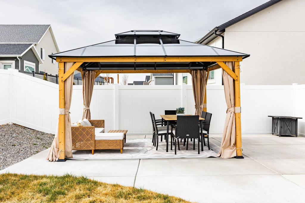 1219 S RAINTREE LN Santaquin, UT 84655