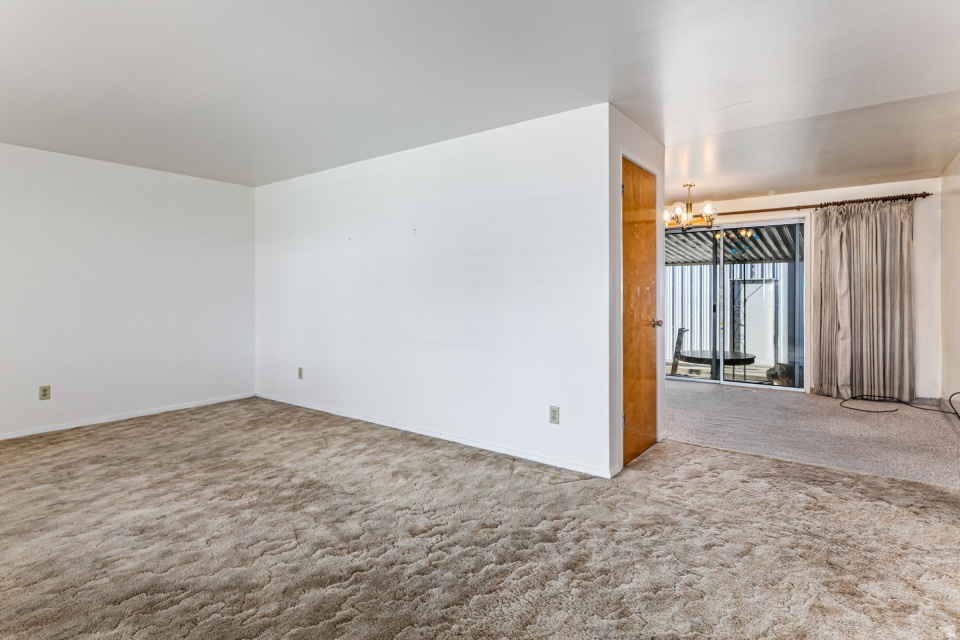 2001 N 400 W Sunset, UT 84015