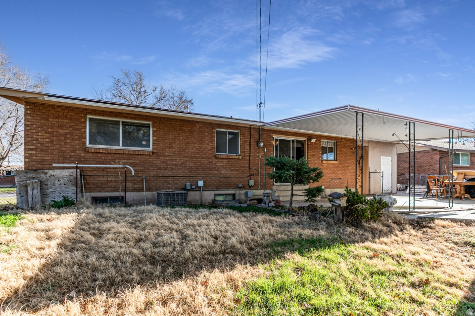 2001 N 400 W Sunset, UT 84015