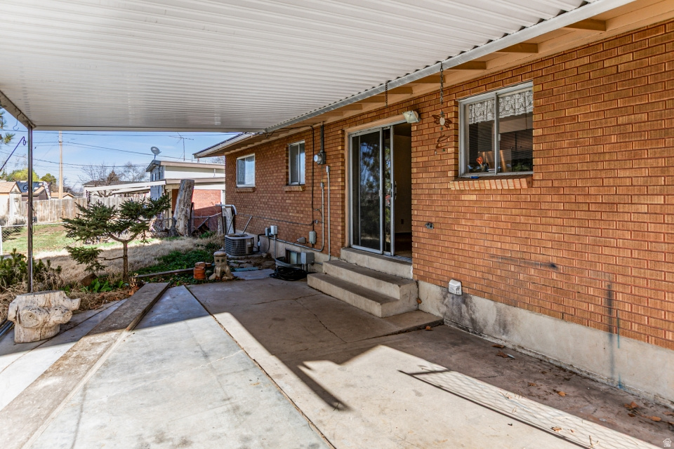 2001 N 400 W Sunset, UT 84015