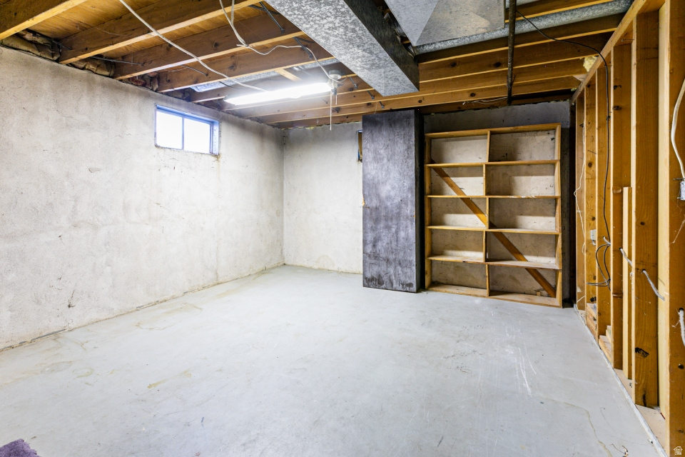 2001 N 400 W Sunset, UT 84015