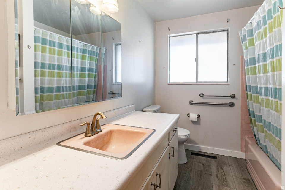 2001 N 400 W Sunset, UT 84015