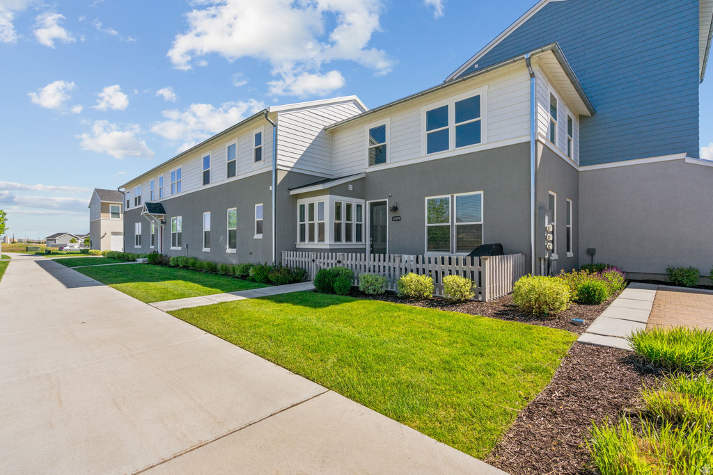 10499 S LIV WAY South Jordan, UT 84009