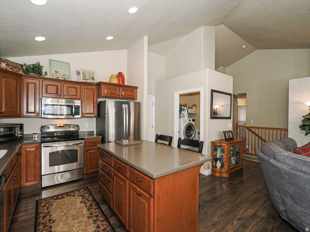 3844 W TAMARISK CT South Jordan, UT 84009