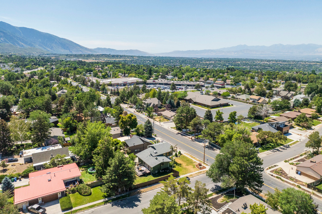 7717 S 3500 E Cottonwood Heights, UT 84121