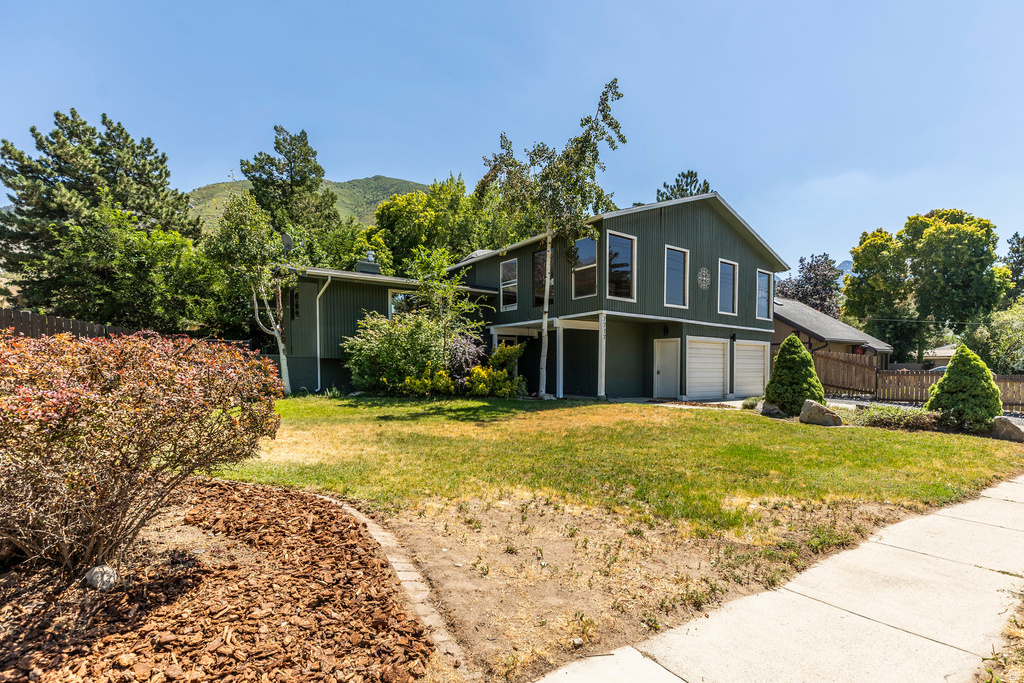 7717 S 3500 E Cottonwood Heights, UT 84121