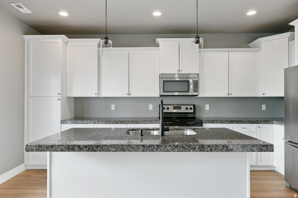 397 E TRACTOR DR Midvale, UT 84047