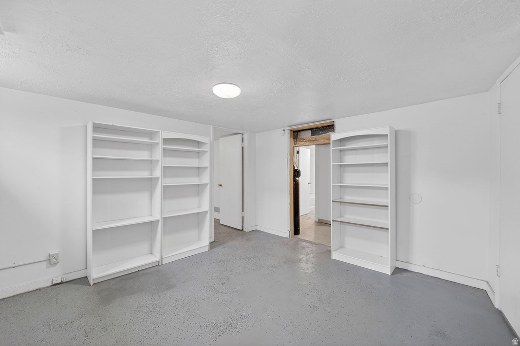 971 E 3900 S Millcreek, UT 84124