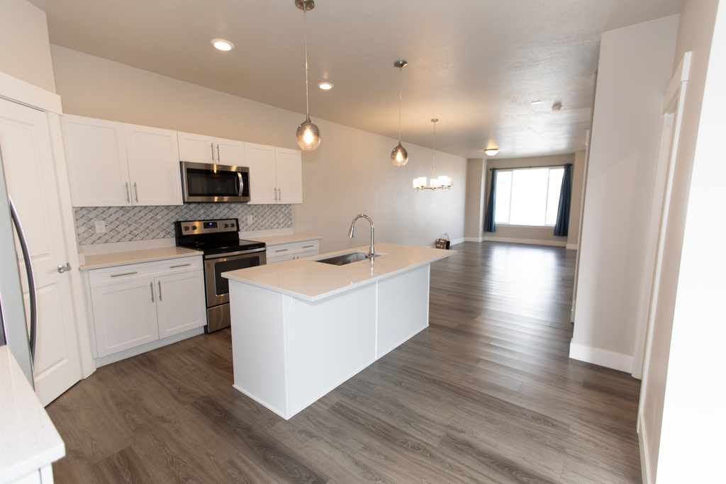 1928 S 1030 W Orem, UT 84058