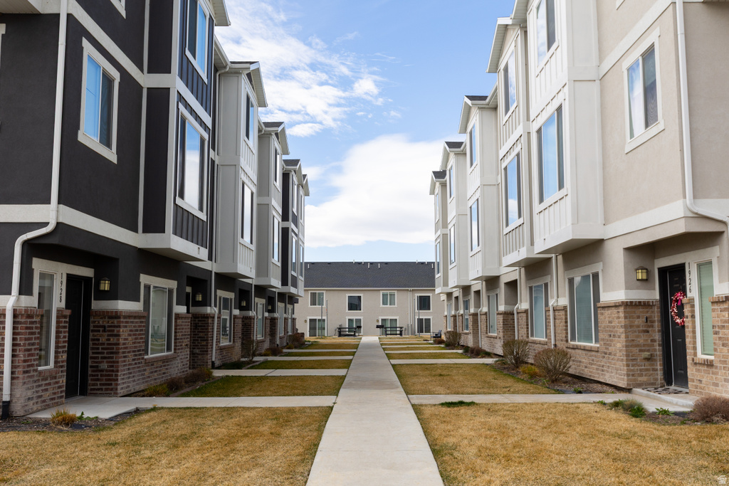 1928 S 1030 W Orem, UT 84058