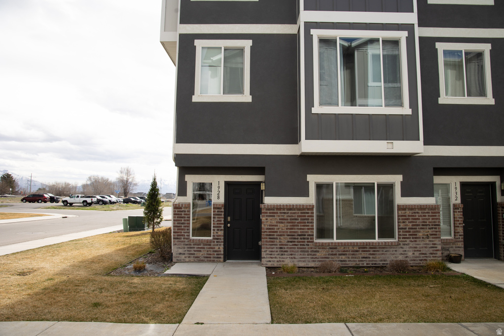 1928 S 1030 W Orem, UT 84058
