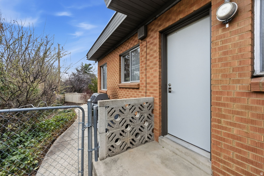 2620 E BLAINE AVE Salt Lake City, UT 84108