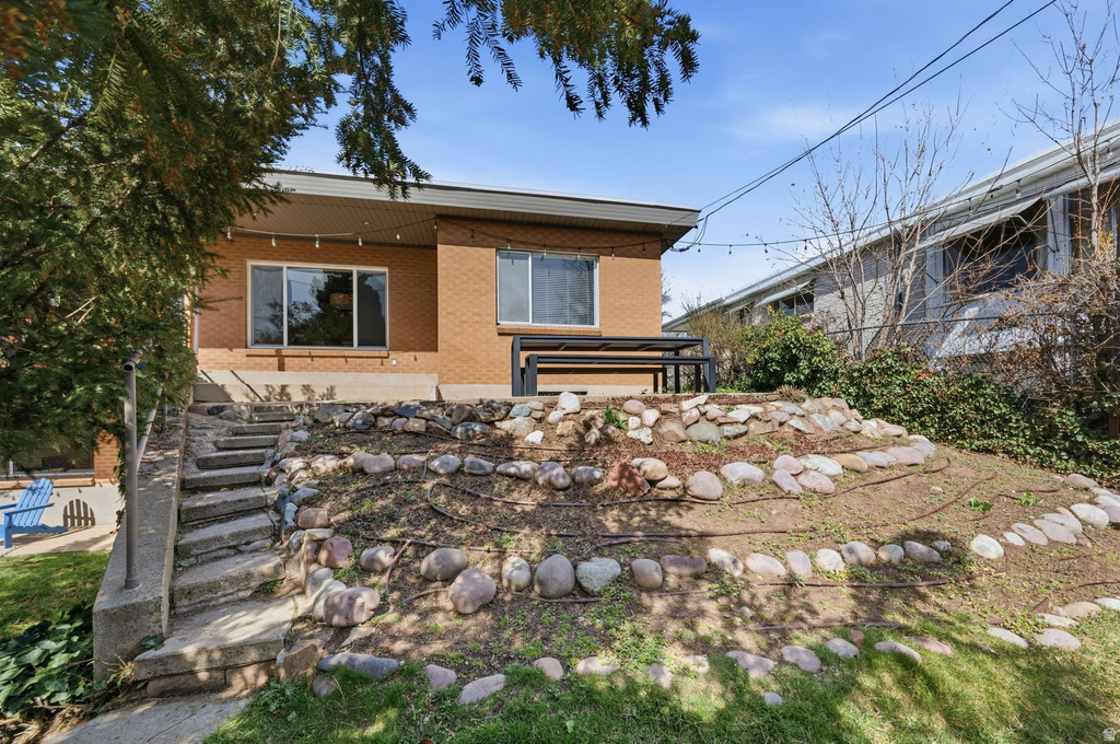 2620 E BLAINE AVE Salt Lake City, UT 84108