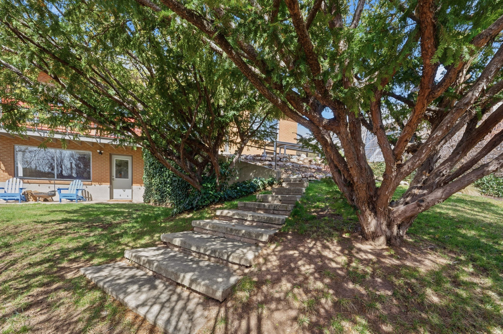 2620 E BLAINE AVE Salt Lake City, UT 84108