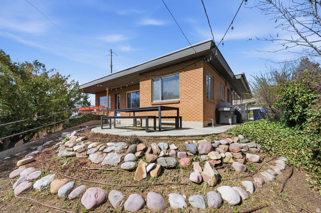 2620 E BLAINE AVE Salt Lake City, UT 84108