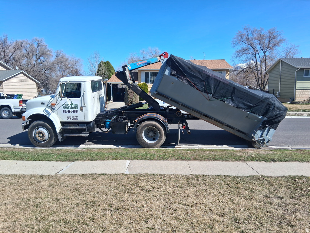 479 W Universal Circle Cir, Sandy, UT 84070