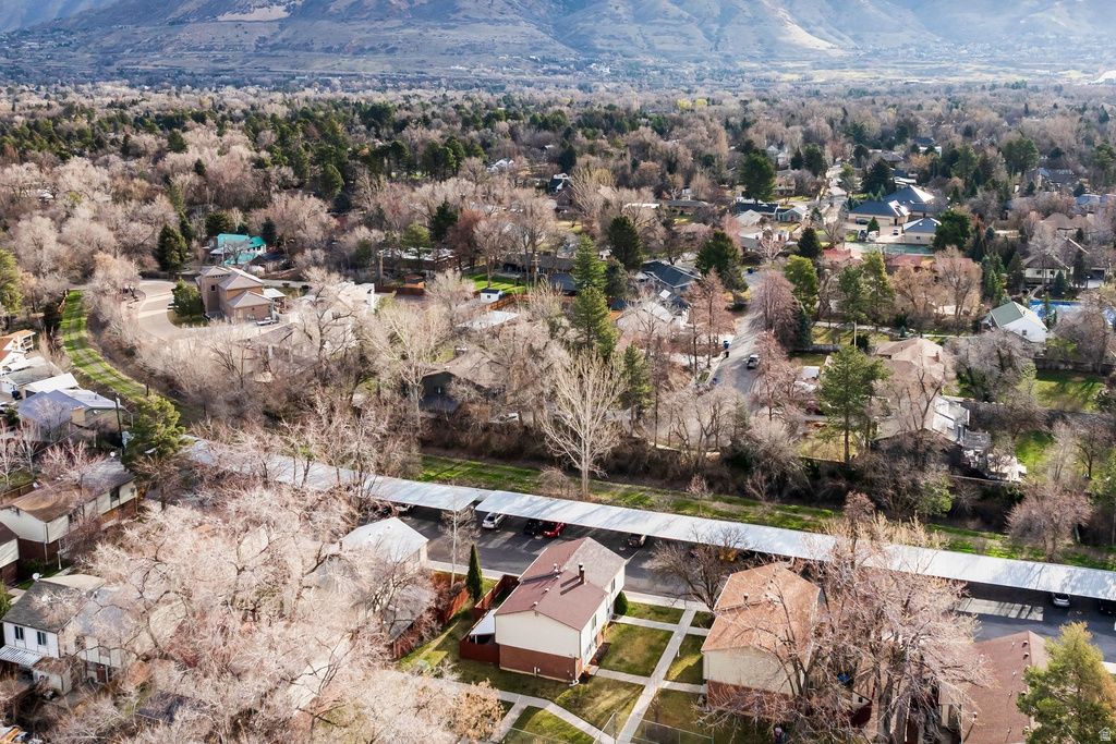 6066 S 2075 E Holladay, UT 84121