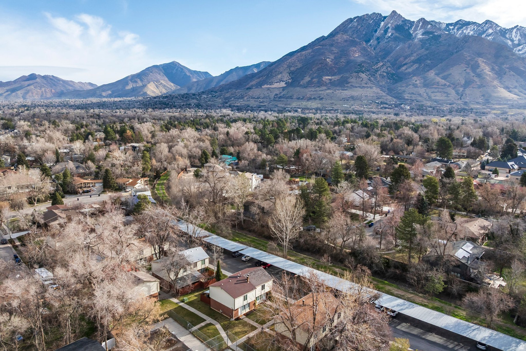 6066 S 2075 E Holladay, UT 84121