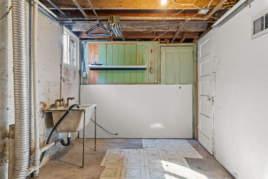 7689 S LOCUST ST Midvale, UT 84047