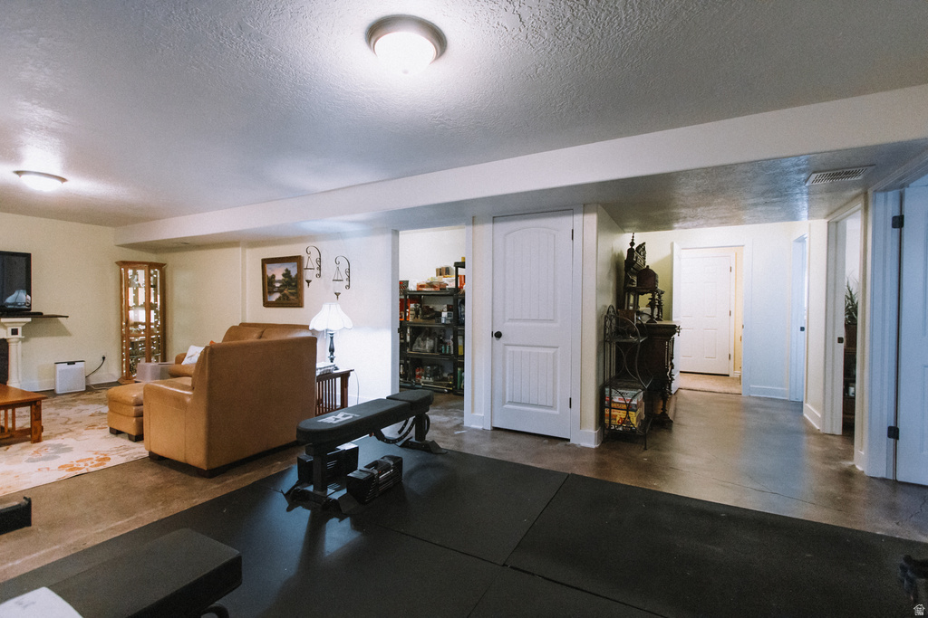 5645 S 4525 W Hooper, UT 84315