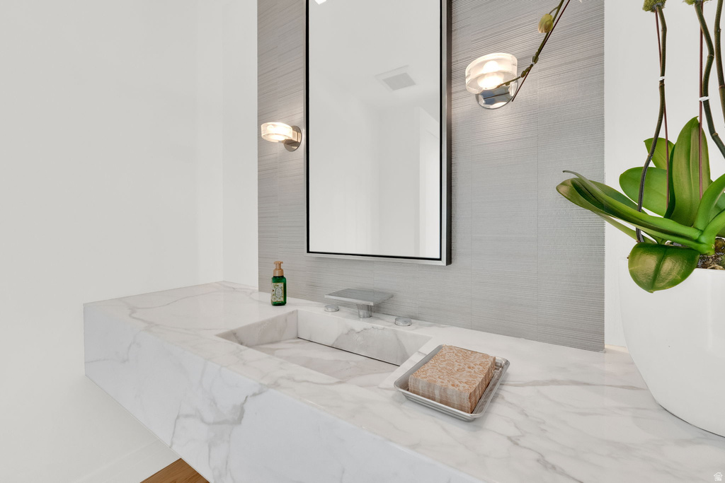 239 N VIRGINIA ST Salt Lake City, UT 84103