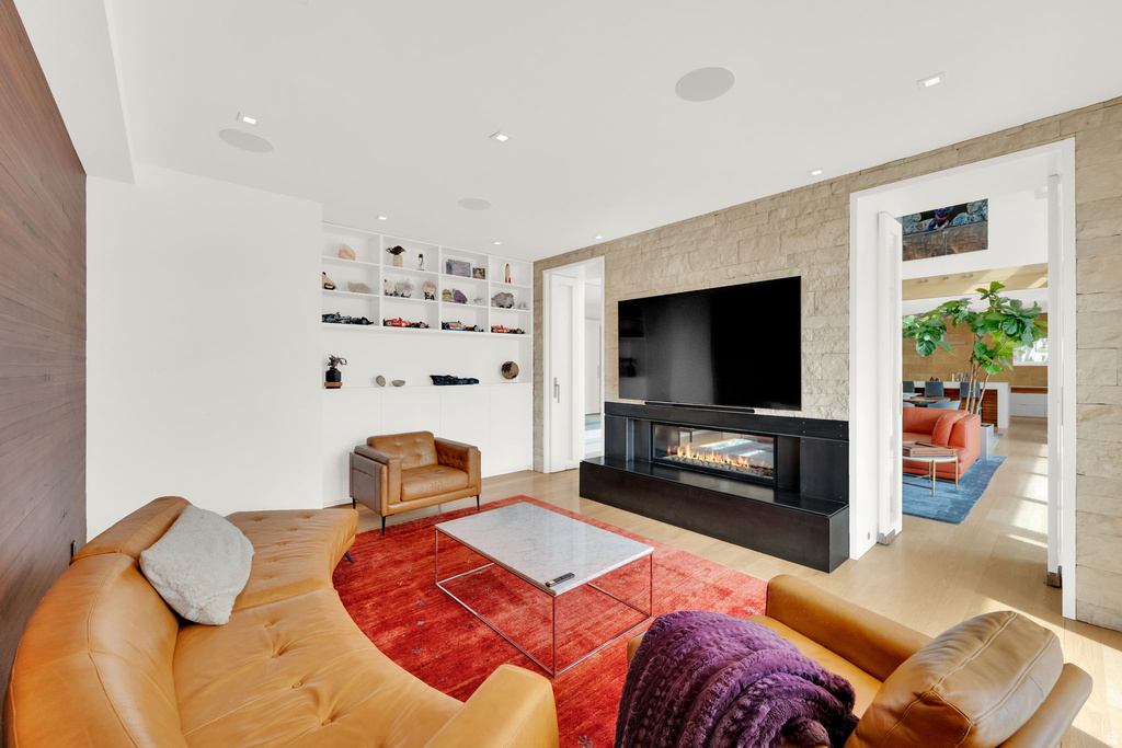 239 N VIRGINIA ST Salt Lake City, UT 84103