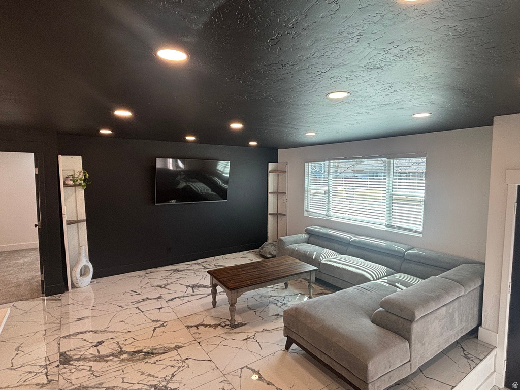 837 E DAISY ST Sandy, UT 84094