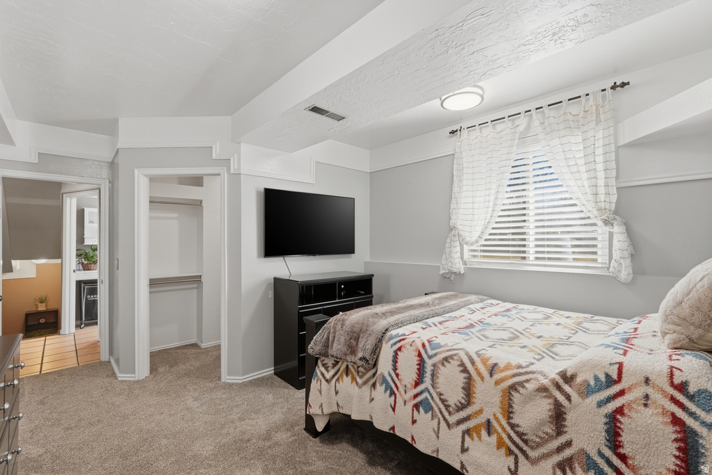 1320 E WOODHILL CIR Sandy, UT 84092