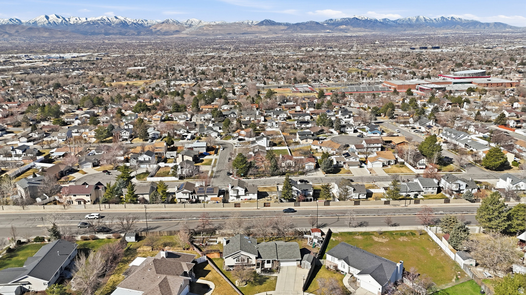 1320 E WOODHILL CIR Sandy, UT 84092