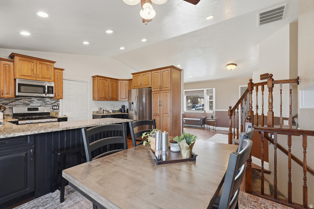 1320 E WOODHILL CIR Sandy, UT 84092