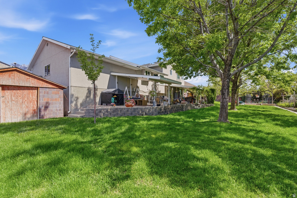 1320 E WOODHILL CIR photo 4