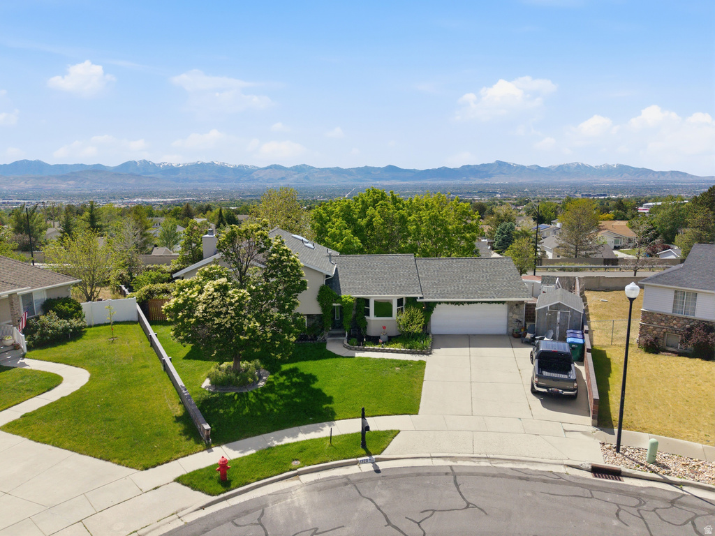 1320 E WOODHILL CIR photo 3