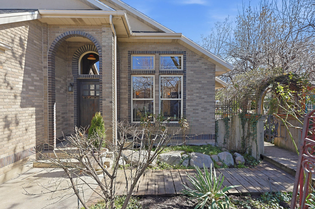 1532 E SAINT MARKS CT Millcreek, UT 84124